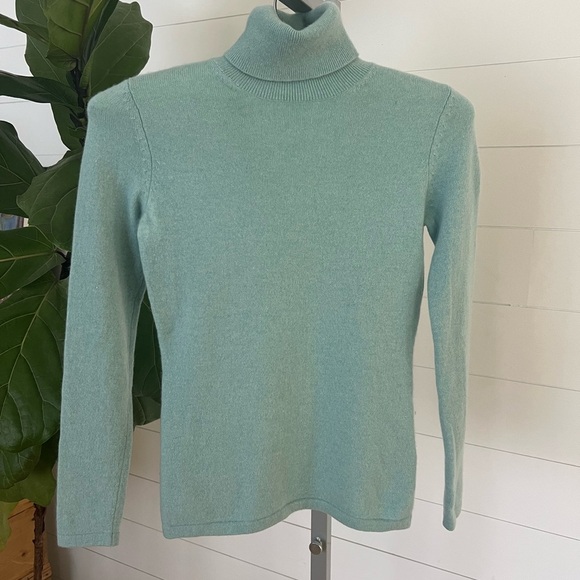 Banana Republic Cashmere Turtleneck Sweater | XS Petite | Light Aqua/Green - Picture 3 of 4
